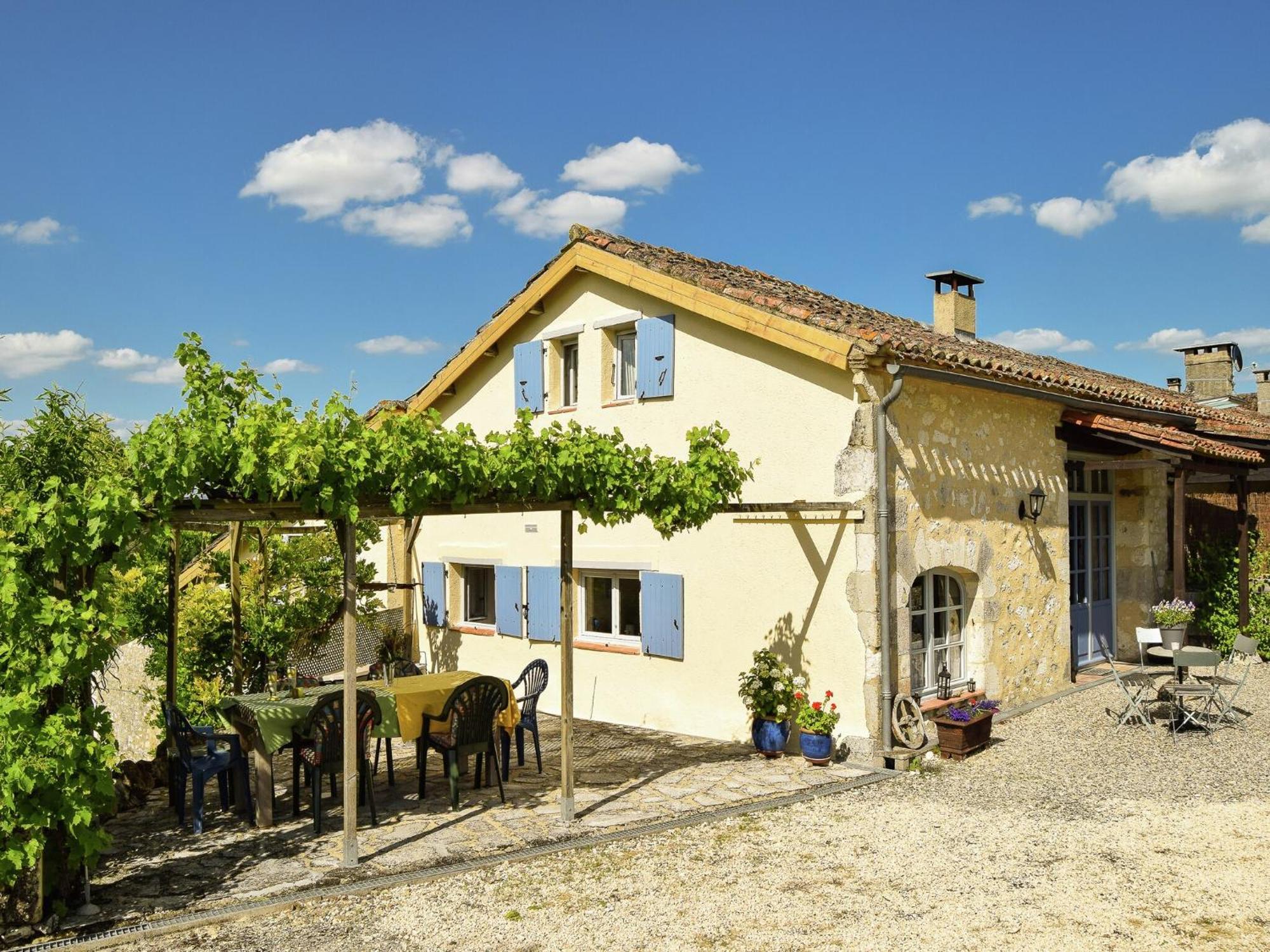 Snug Cottage In Saint Eutrope De Born With Pool エクステリア 写真